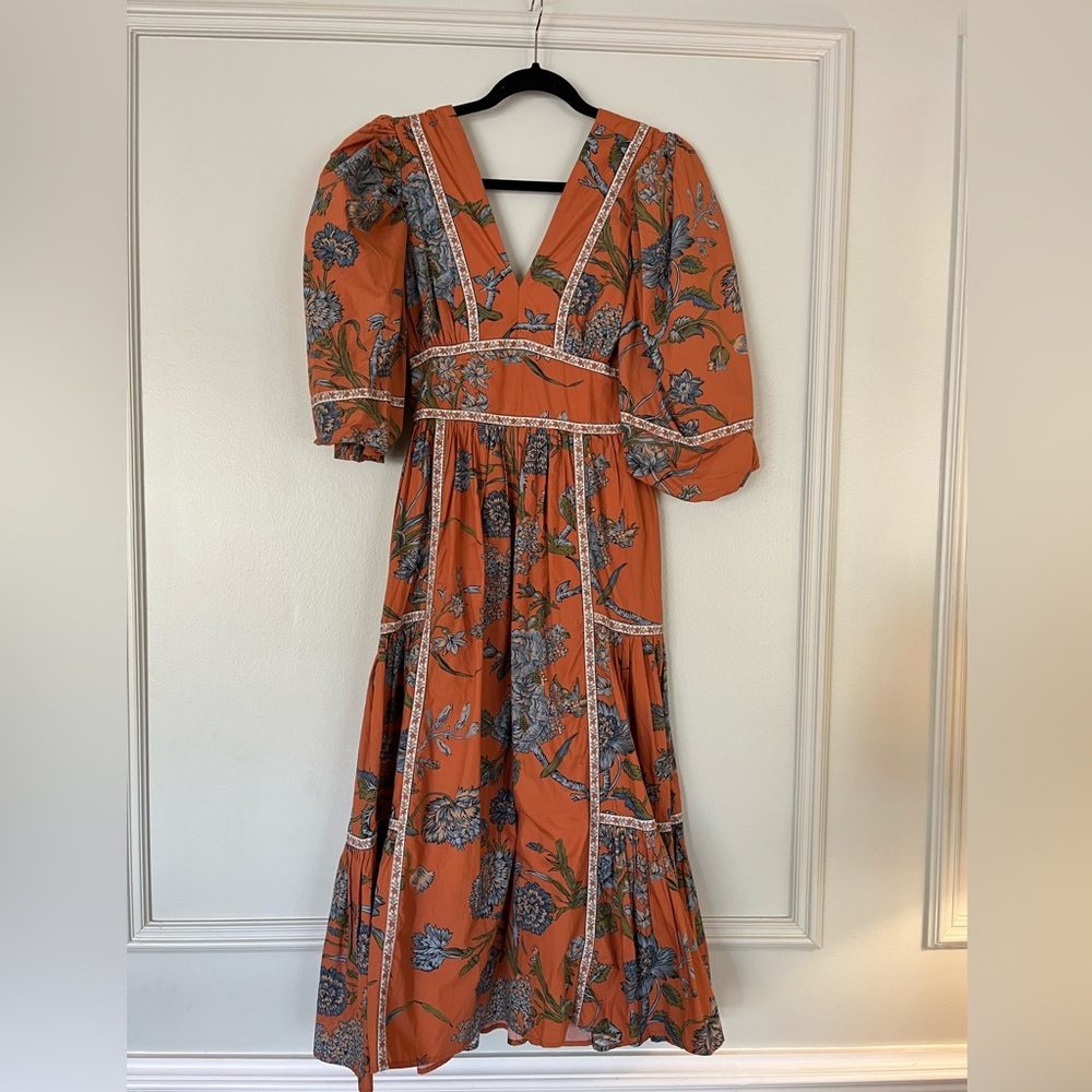Love the Label V-neck puff sleeve dress  size 6